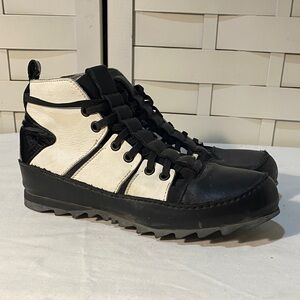 IXOS Black and White High-Top Leather Sneakers Ankle Boots